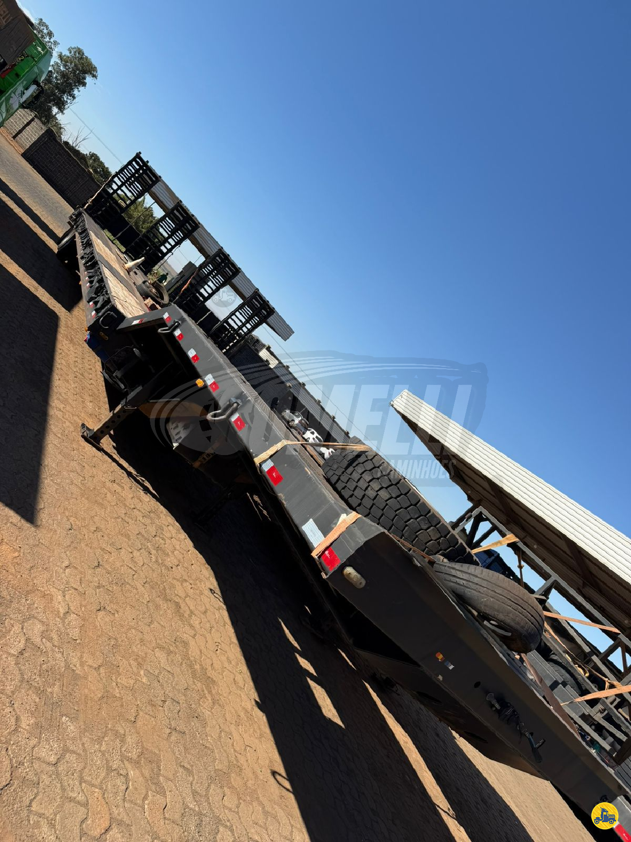 CARRETA SEMI-REBOQUE PRANCHA Reta Comelli Caminhões RIO VERDE GOIAS GO